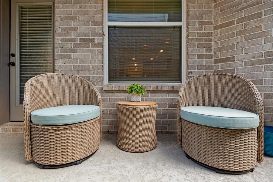 Exterior details and patio area of a home in The Grand Prairie 40’, Hockley (Image 29).