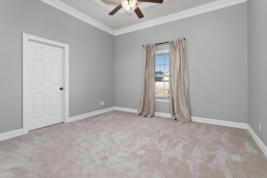 Spacious, unfurnished interior of a new home in , Beaumont (Image 31).