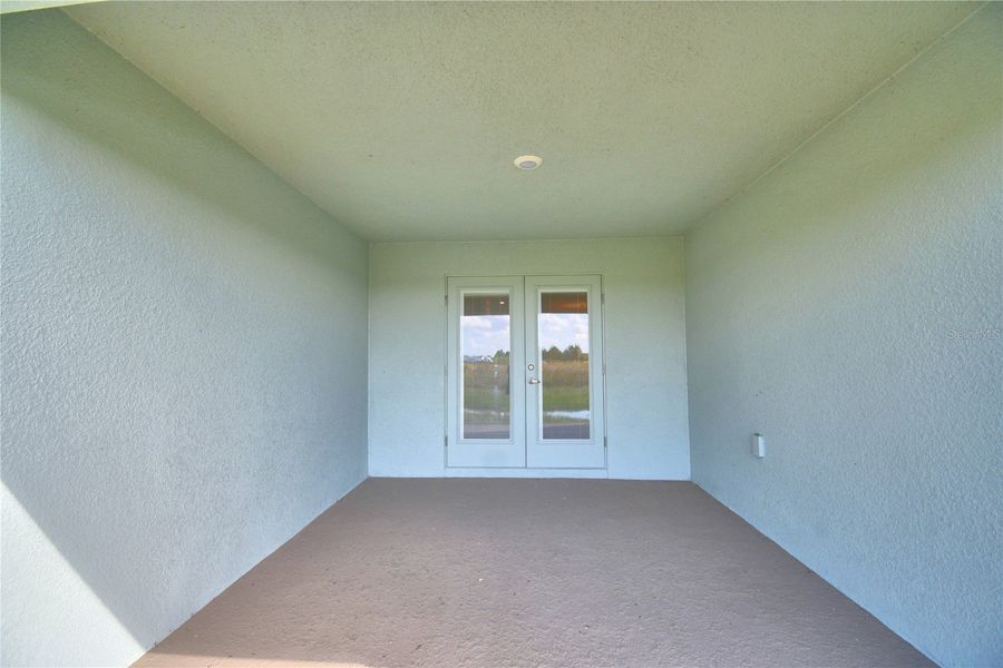 Exterior details and patio area of a home in Cadence Crossing, Auburndale (Image 3).