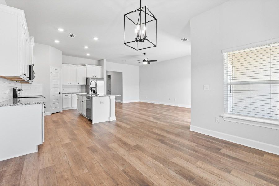 Image 11 of a home in Whisper Valley.