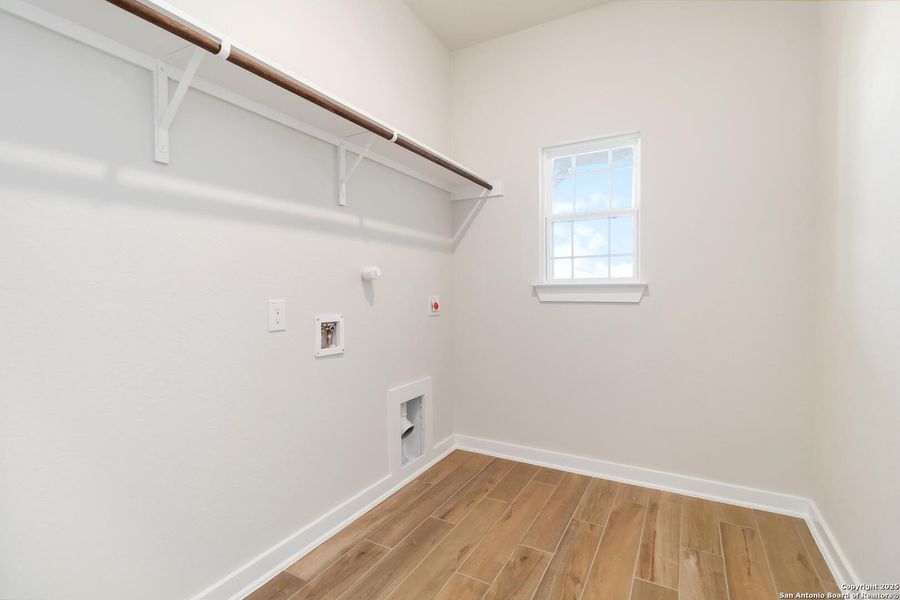 Spacious, unfurnished interior of a new home in Bonita Vista, Pleasanton (Image 27).