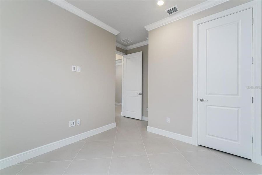 Spacious, unfurnished interior of a new home in , St. Cloud (Image 29).