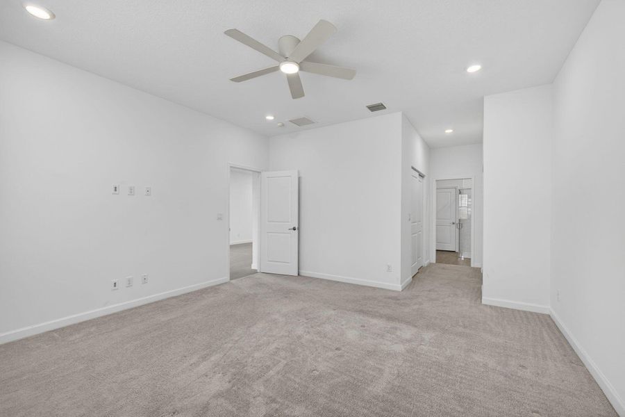 Spacious, unfurnished interior of a new home in , Loxahatchee (Image 30).