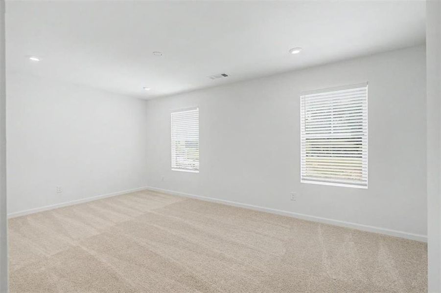 Spacious, unfurnished interior of a new home in Sawmill Creek, Mableton (Image 50).