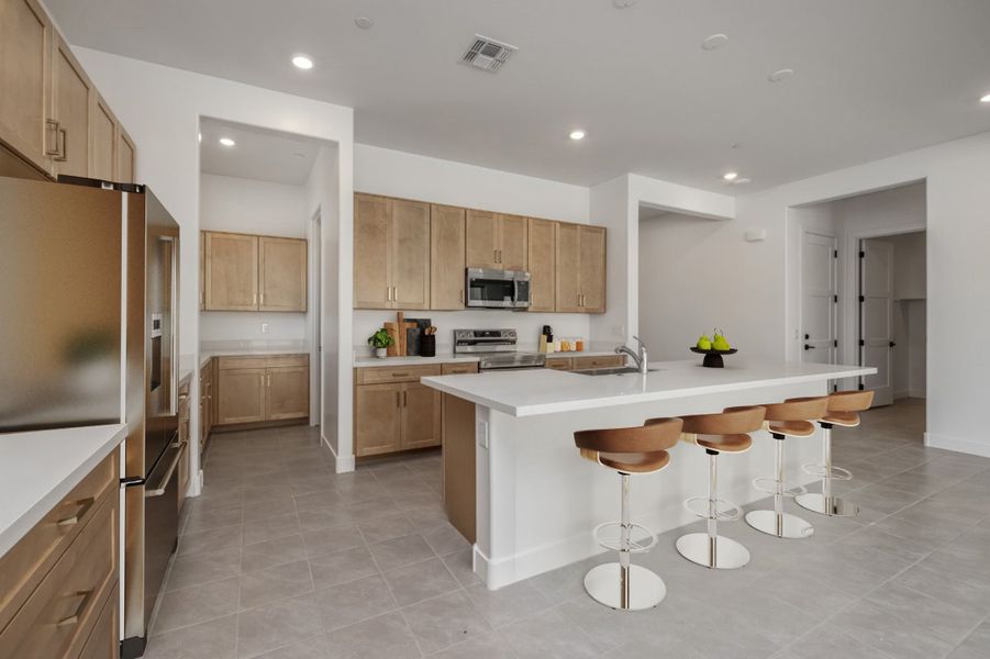 Representative furnished interior of a home built from the Ponderosa by William Ryan Homes in Silver Cross, San Tan Valley (Image 8).