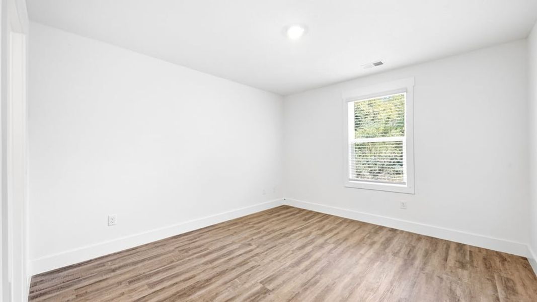 Spacious, unfurnished interior of a new home in The Arbor Townhomes, Kingsport (Image 12).