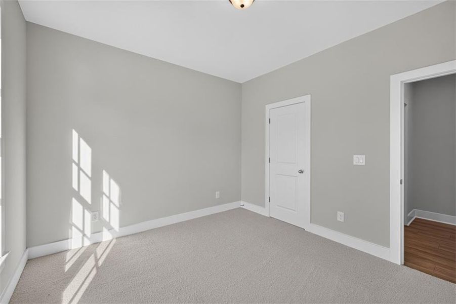 Spacious, unfurnished interior of a new home in , Gainesville (Image 37).