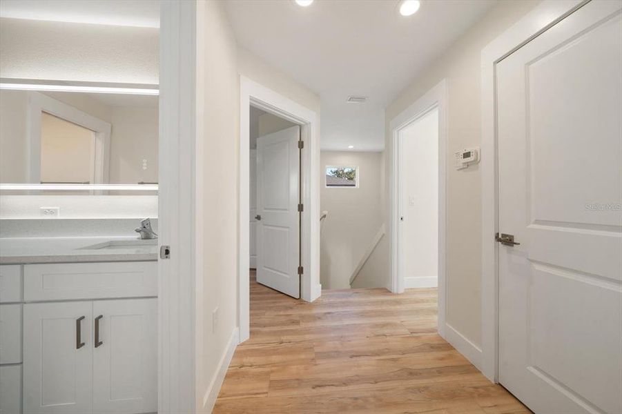 Spacious, unfurnished interior of a new home in , Largo (Image 25).