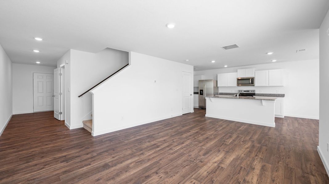 Spacious, unfurnished interior of a new home in Evergreen Landing, Rossville (Image 11).