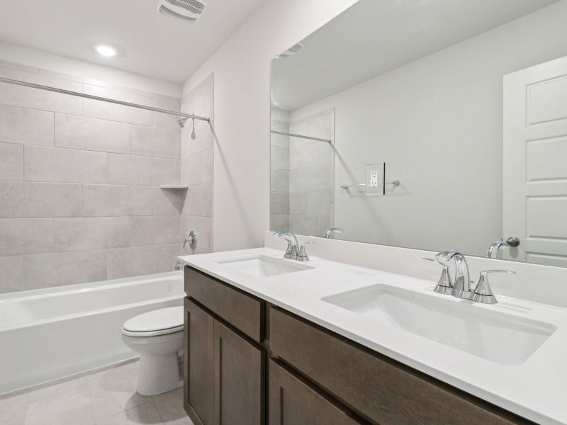 Furnished interior view inside a new home in Lark Canyon, New Braunfels (Image 10).