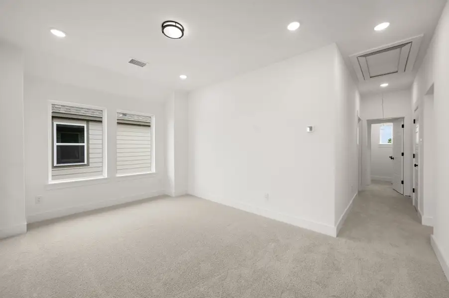 Spacious, unfurnished interior of a new home in Wildflower Ranch, Fort Worth (Image 53). Spacious, unfurnished interior of a new home in Wildflower Ranch, Fort Worth (Image 53).