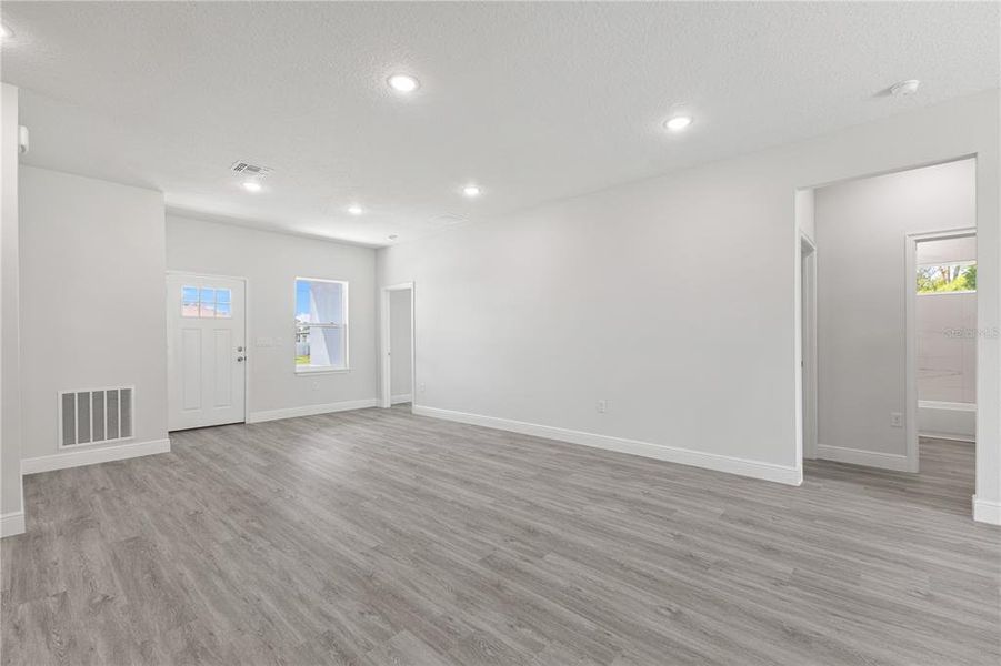 Spacious, unfurnished interior of a new home in , Ocala (Image 17).