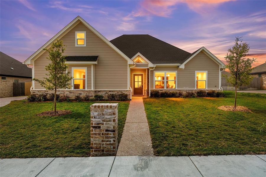 Front exterior of a new home in , Hewitt, TX, highlighting curb appeal (Image 1). Front exterior of a new home in , Hewitt, TX, highlighting curb appeal (Image 1).