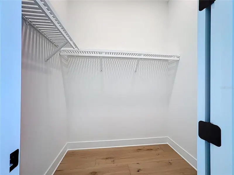 Spacious, unfurnished interior of a new home in , Bradenton (Image 21).