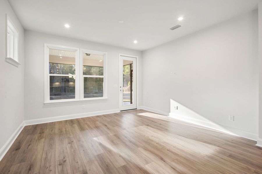 Spacious, unfurnished interior of a new home in Sun City Hilton Head, Bluffton (Image 15).