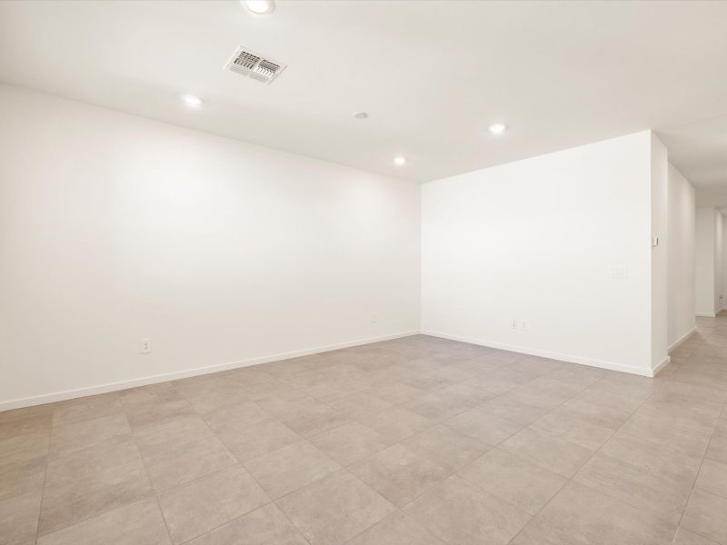 Spacious, unfurnished interior of a new home in Mesquite Mountain Ranch at Frontera, Surprise (Image 10). Spacious, unfurnished interior of a new home in Mesquite Mountain Ranch at Frontera, Surprise (Image 10).