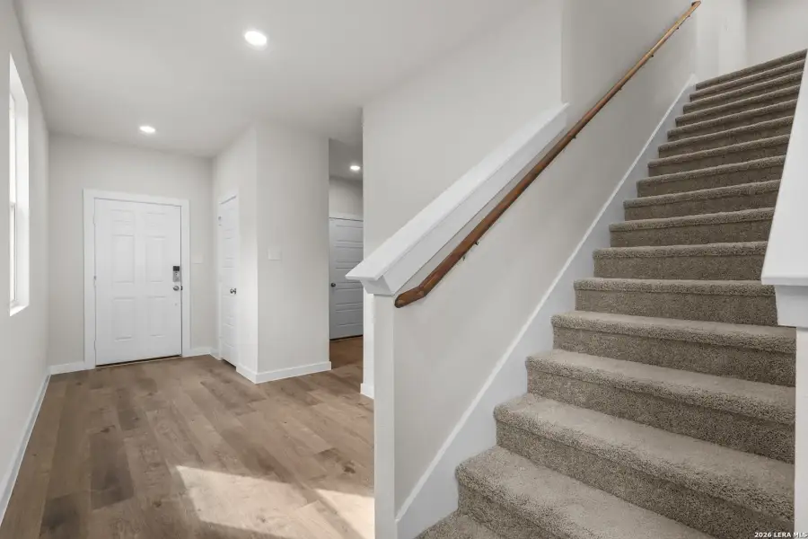 Spacious, unfurnished interior of a new home in Summerlin, San Antonio (Image 33).