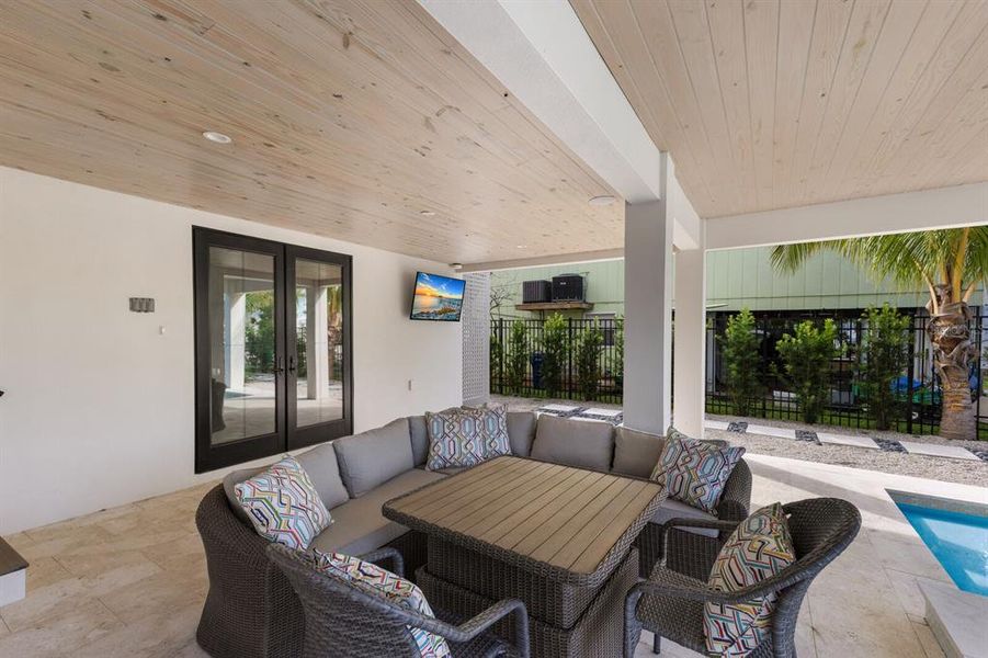 Exterior details and patio area of a home in , Bradenton Beach (Image 32).