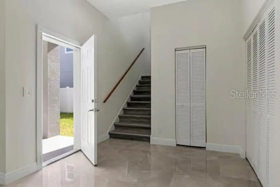 Spacious, unfurnished interior of a new home in , Tampa (Image 32).