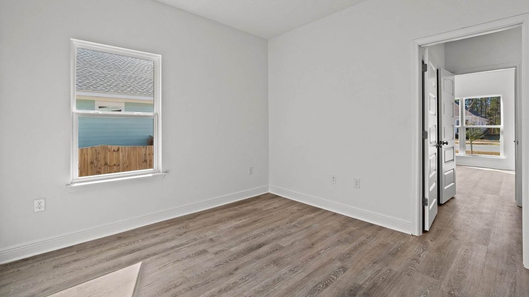 Spacious, unfurnished interior of a new home in Owl's Head Farms, Freeport (Image 28).