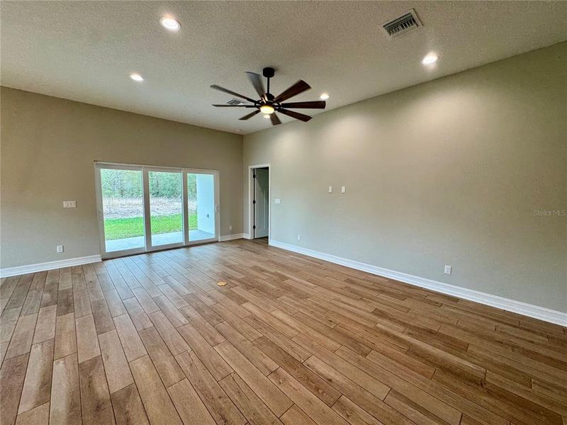 Spacious, unfurnished interior of a new home in , Dunnellon (Image 26).