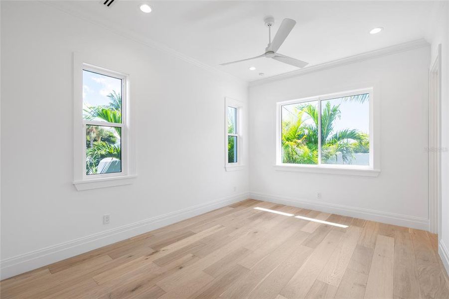 Spacious, unfurnished interior of a new home in , Boca Grande (Image 30).