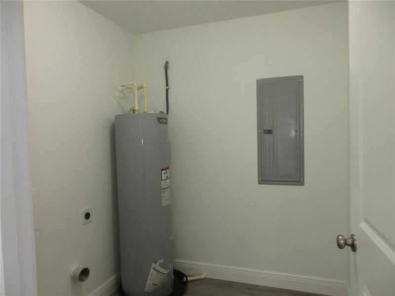 Furnished interior view inside a new home in , Ocklawaha (Image 9).