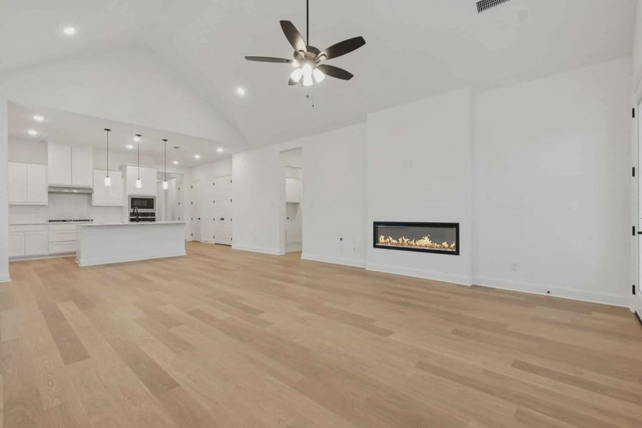 Spacious, unfurnished interior of a new home in Talia, Mesquite (Image 5). Spacious, unfurnished interior of a new home in Talia, Mesquite (Image 5).
