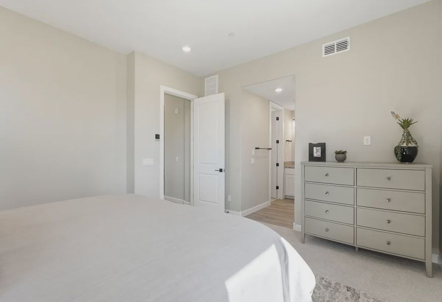 Encanterra Ascent HS 2531 Primary Bed - 10 of 13 Encanterra Ascent HS 2531 Primary Bed - 10 of 13