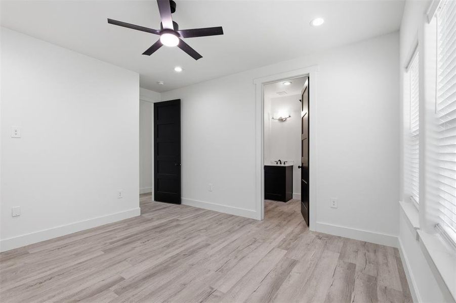 Spacious, unfurnished interior of a new home in , Ovilla (Image 25).