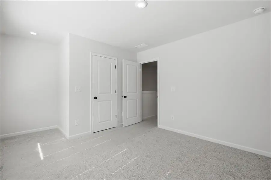 Spacious, unfurnished interior of a new home in , Mableton (Image 32).