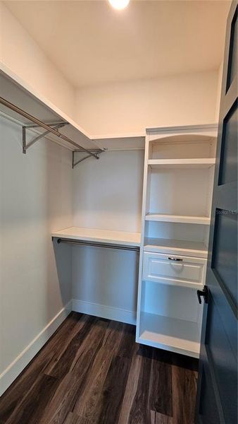 Spacious, unfurnished interior of a new home in , Tampa (Image 36).