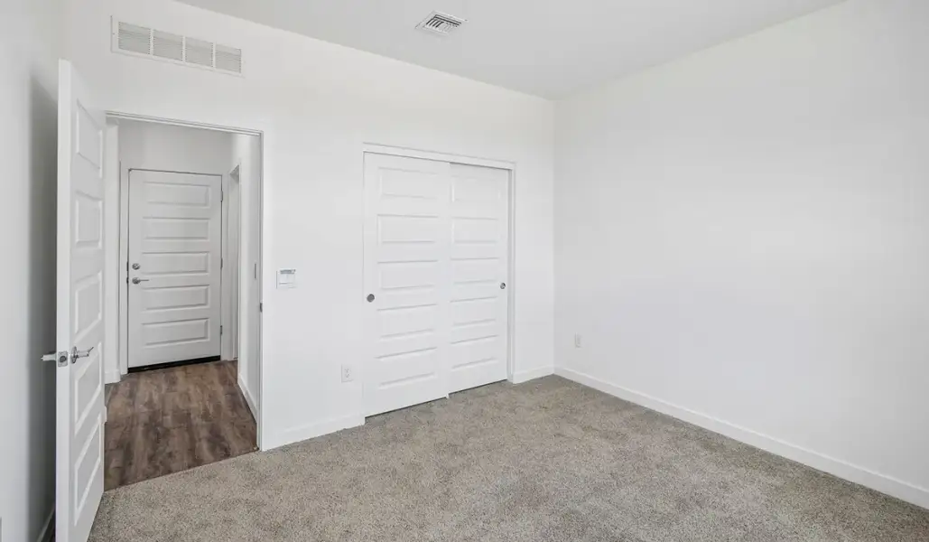 Spacious, unfurnished interior of a new home in Saguaro Bloom, Marana (Image 18).
