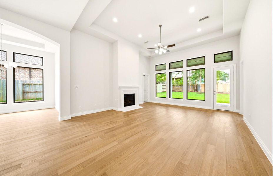 Spacious, unfurnished interior of a new home in The Woodlands Hills 65′, Willis (Image 34). Spacious, unfurnished interior of a new home in The Woodlands Hills 65′, Willis (Image 34).