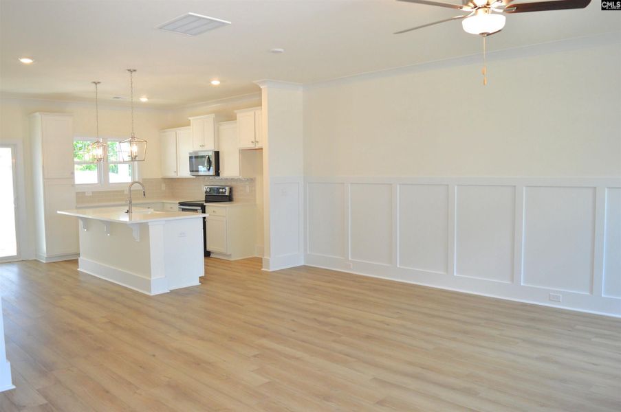Spacious, unfurnished interior of a new home in Bickley Station, Irmo (Image 13).