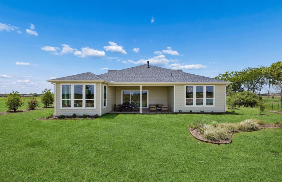 Representative exterior details of a home built from the Stellar by Del Webb in Del Webb Sugar Land at Ryehill, Rosenberg (Image 3).