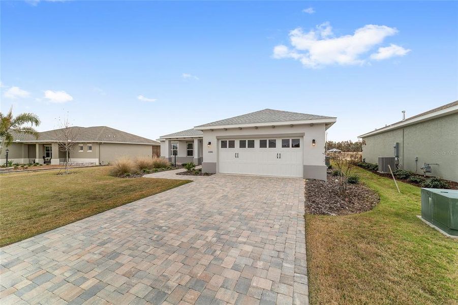 Exterior details and patio area of a home in , Ocala (Image 4). Exterior details and patio area of a home in , Ocala (Image 4).
