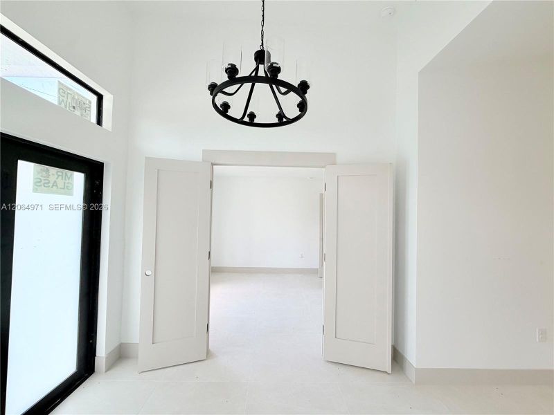 Spacious, unfurnished interior of a new home in , Lehigh Acres (Image 45).