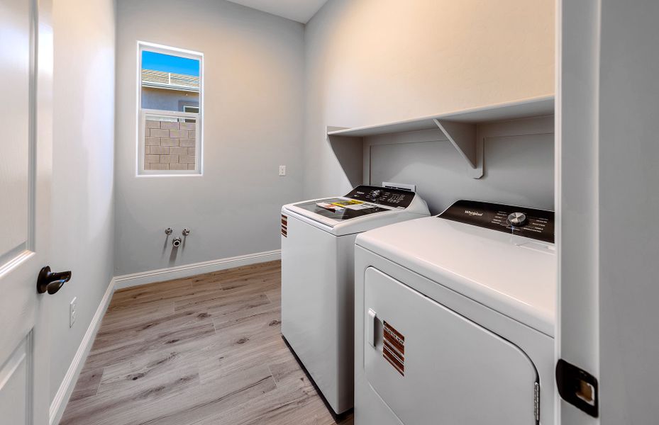 Furnished interior view inside a new home in Vistoso Canyon Estates, Oro Valley (Image 9).