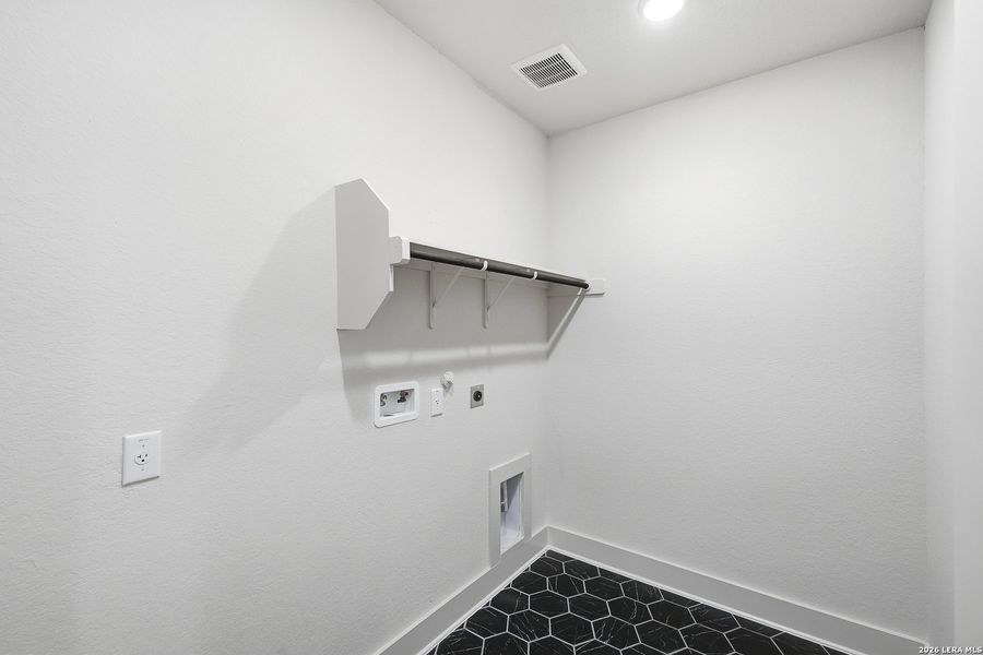 Spacious, unfurnished interior of a new home in Mesa Western, Cibolo (Image 24). Spacious, unfurnished interior of a new home in Mesa Western, Cibolo (Image 24).