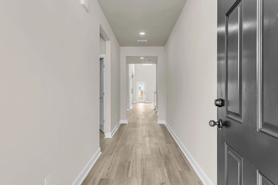 Spacious, unfurnished interior of a new home in Watson Hill, Summerville (Image 15).