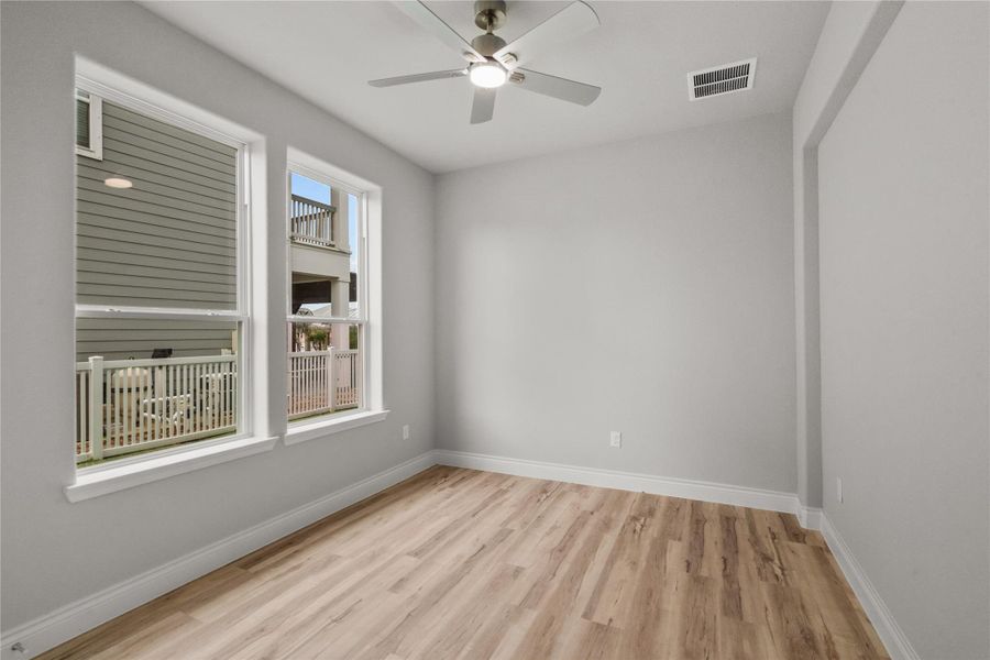 Spacious, unfurnished interior of a new home in , Texas City (Image 19). Spacious, unfurnished interior of a new home in , Texas City (Image 19).
