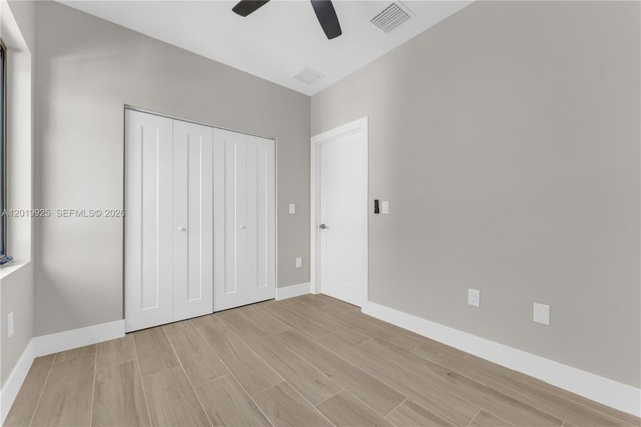 Spacious, unfurnished interior of a new home in , Miami (Image 37).