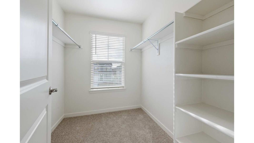 Image 21 representing the ELDER II by D.R. Horton in The Ridge at Lorson Ranch, Colorado Springs, CO.