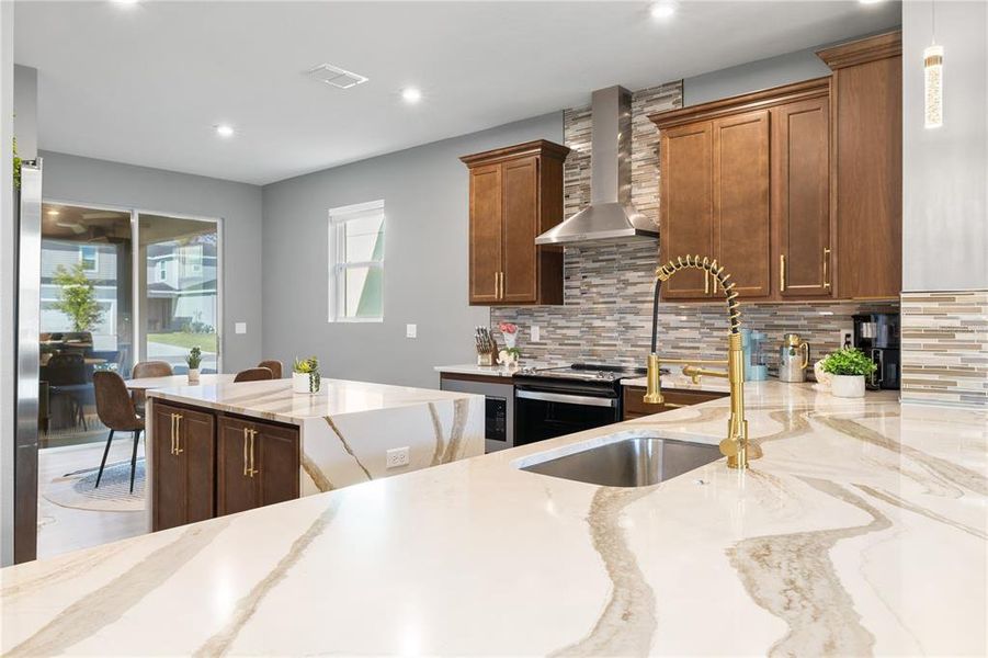 Furnished interior view inside a new home in , Orlando (Image 10).