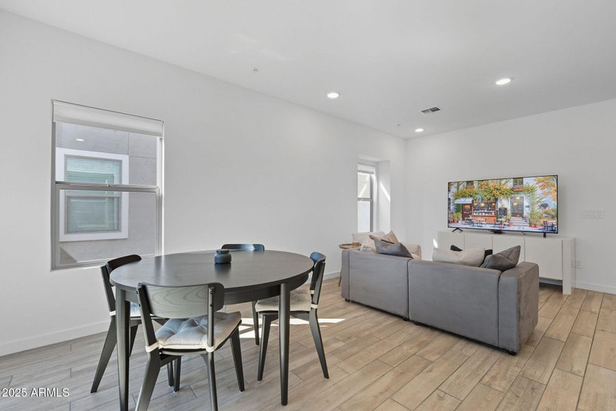 12-web-or-mls-Red-12