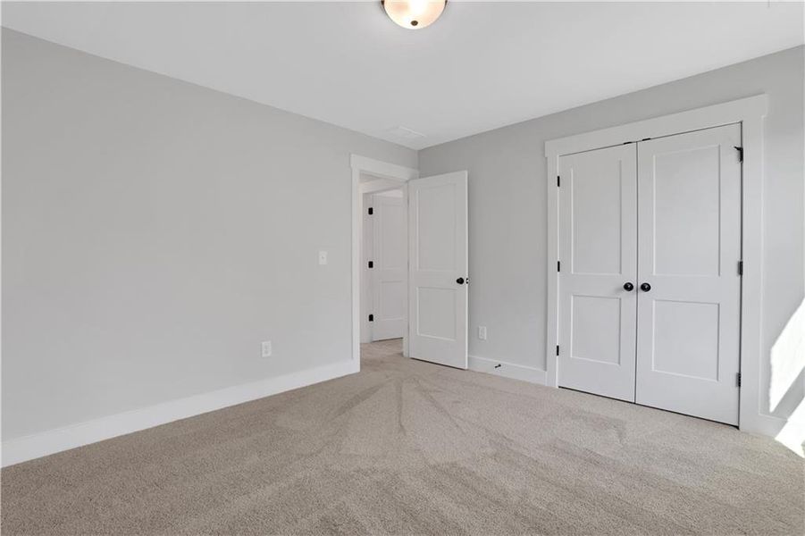 Spacious, unfurnished interior of a new home in Cambridge, Flowery Branch (Image 35).