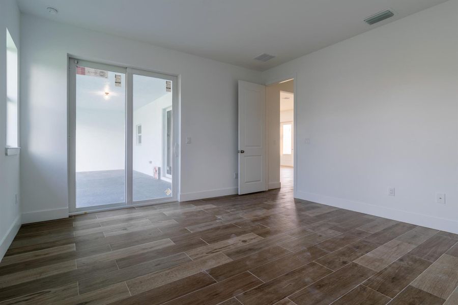 Spacious, unfurnished interior of a new home in , Port Charlotte (Image 23). Spacious, unfurnished interior of a new home in , Port Charlotte (Image 23).