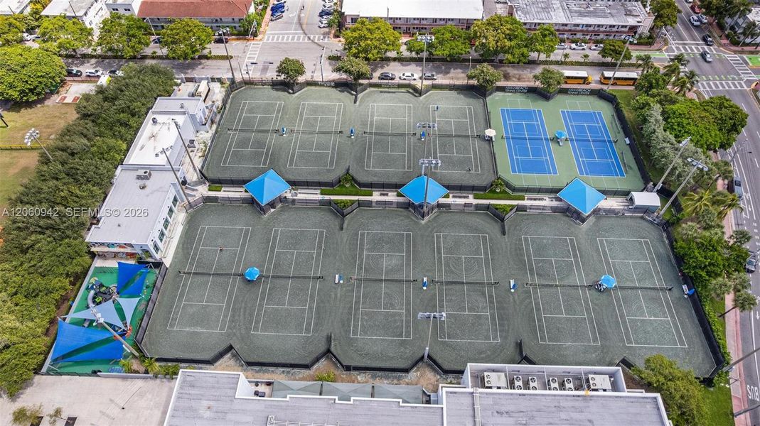 Community amenities in , Miami Beach (Image 52).