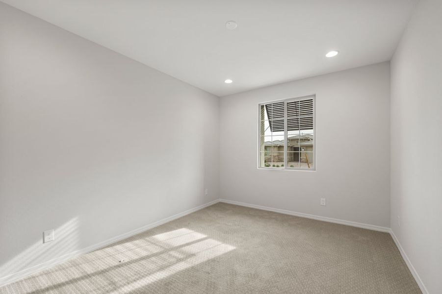 Spacious, unfurnished interior of a new home in Foothills at Northpointe, Peoria (Image 27).